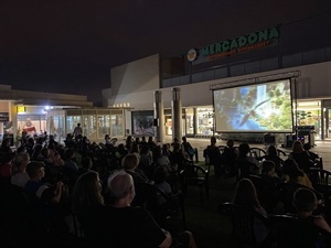 Cine al aire libre, bajo las estrellas, totalmente gratuito